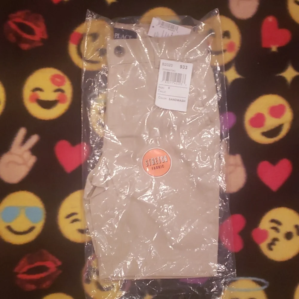 3/$10 Children's Place khaki uniform shorts with adjustable waist - Picture 3 of 3